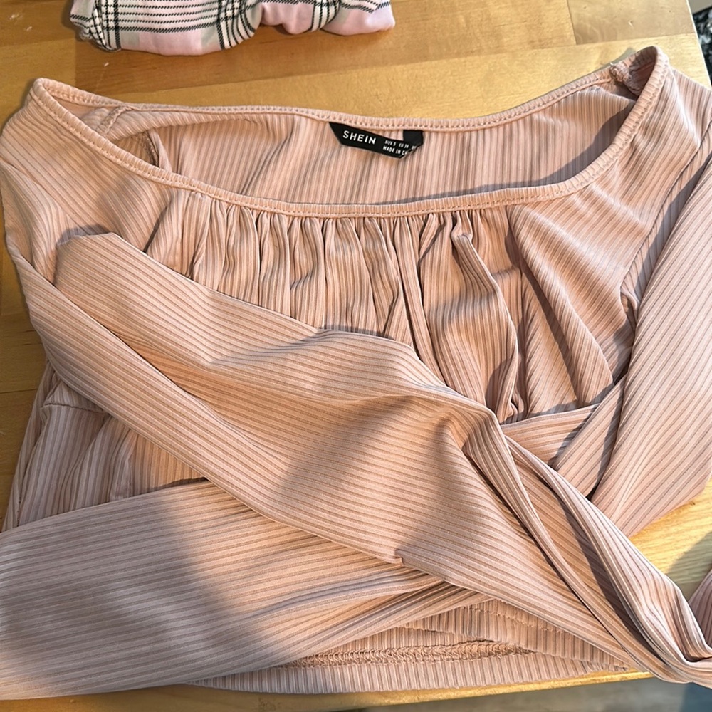 Cute pink cream crop top long sleeve